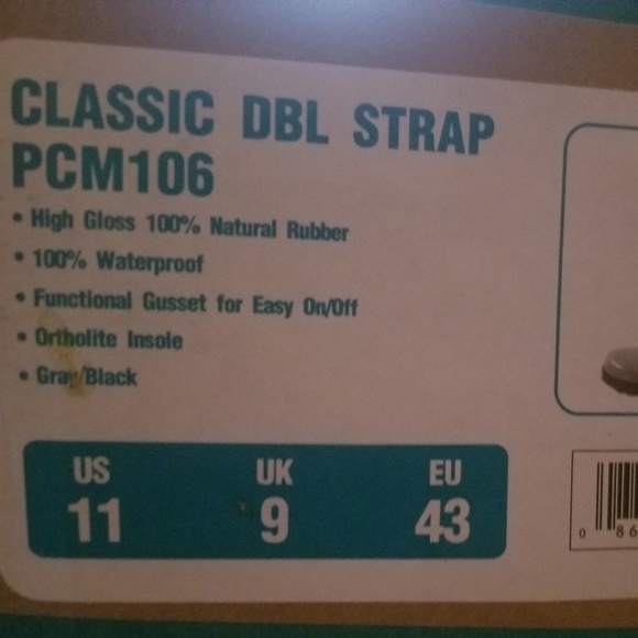 Women's Rain Boots - Picture 2 of 4